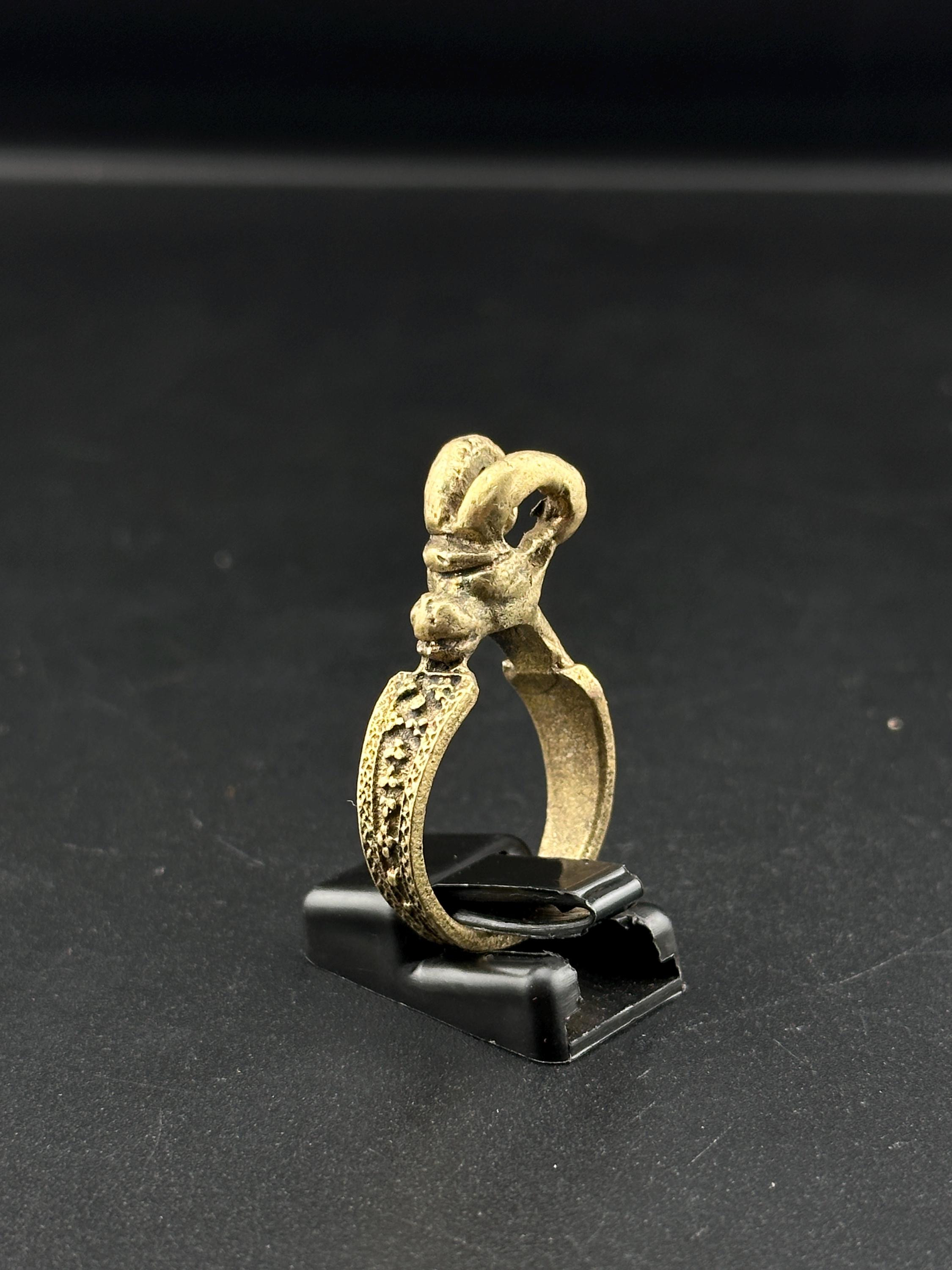 Bague Romaine Ancienne En Or 18k+ – Pièce Originale Pré-1800, Animal Gravé