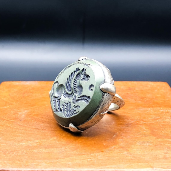Unique Solid Silver Ring With Green Agate Carved … - image 1