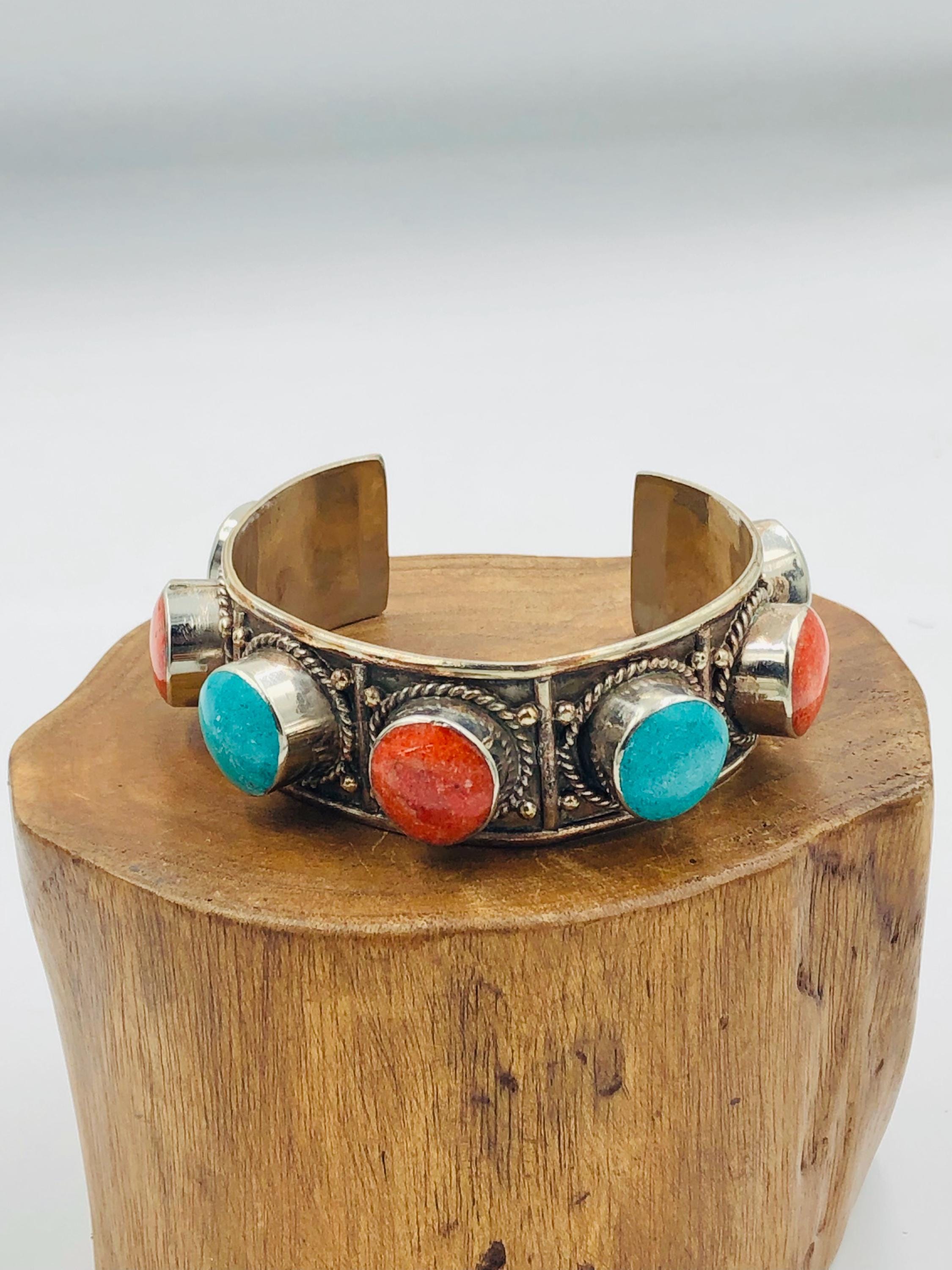 手作りのネパールチベットターコイズとサンゴのカフブレスレット