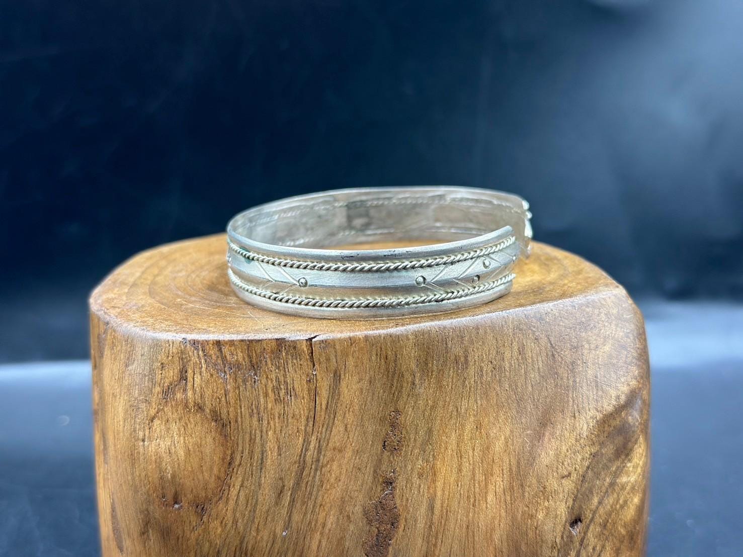 アクセサリー COLINA Hand Made Silver /10_Braid Bangle Plain Nickel C Shape Hill Tribe Bracelet With Slight Pattern - Etsy