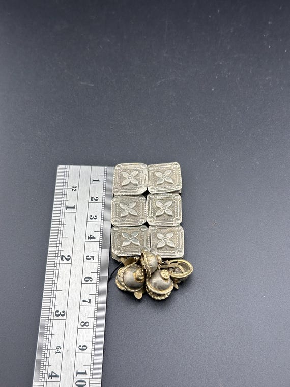 アフガニスタン産の手作りアンティーク シルバー ビコーン ビーズ