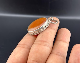 Colgante antiguo afgano de plata y ágata, joyería tribal.