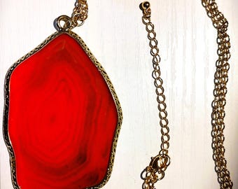 Vintage Red Agate Slice Pendant Statement Necklace - Gloriously Gold-Toned & Beautiful!