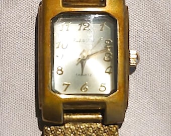Vintage Peck & Peck "Tank" Watch with a Polished Gold Finish: Runs Smoothly - Needs Love and Care!