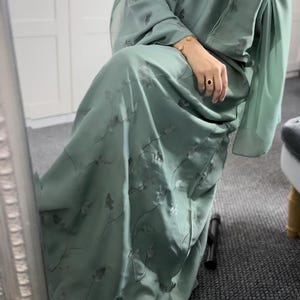 Embroidered Nidha Abaya: Prayer Dress with Scarf Umrah Hajj