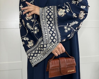 Bestickte Nidha Abaya: Braunes Maxi Langes Kleid mit Schal