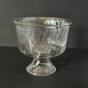 Vintage Crown Corning Swirl 8” Trifle Bowl