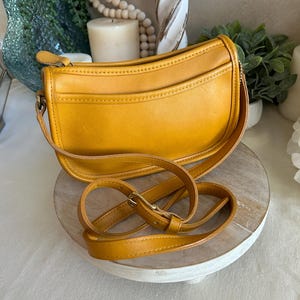 Vintage Coach Leather Shoulder Bag9031 Vintage Coach Leather 