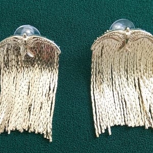 Vintage Gold Tone Dangle Earrings with Bird Design – Elegant Statement Jewelry, Fringe Drop Earrings for Women