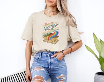 Read Dangerously Broking Chains Graphic Tee, Students Protest Against Book Censorship Design, USA Banning Books Protests Unisex T-Shirt