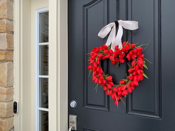 Red Heart Decor, Front Door Wreaths, Tulip Heart Wreath, Spring Decor 