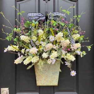 Hyacinth Flower Door Bucket, Spring Basket Decor, Galvanized Bucket, Cream Hyacinth Wreath, Hyacinth Door Wreath