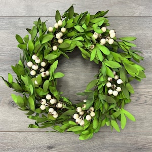 Christmas Window Wreaths: Mini Boxwood Wreaths with White Berries