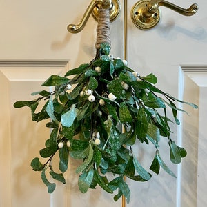 NEW Hanging Mistletoe, Under the Mistletoe, White Berry Bundle, I Saw Mommy Kissing Santa Claus image 3