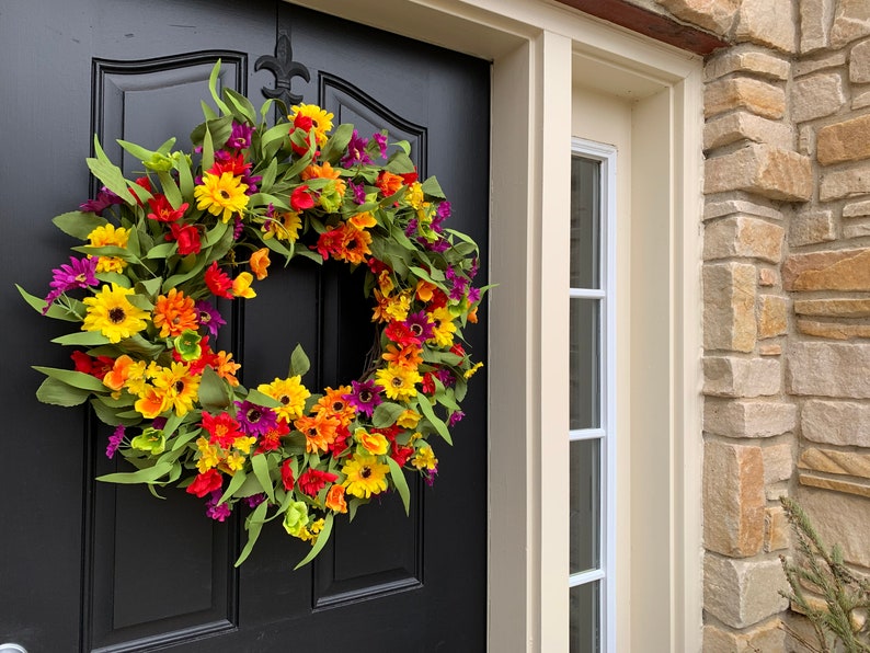 SUMMER FIESTA DECOR, Summer Daisy Door Wreath, Spring Hanger for Front Door, Summer Flower Wreath, Summer Door Wreaths, Multi Colored Wreath image 2