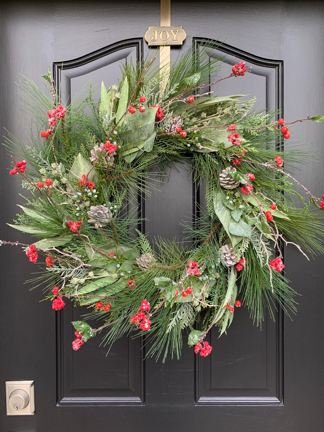 Luxury Evergreen Christmas Wreath – Red Berries & Pinecones Front Door ...
