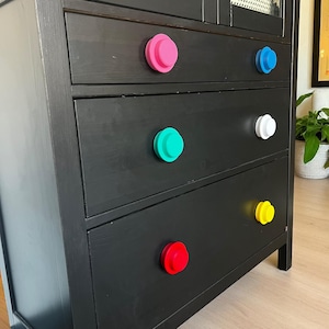Lego inspirierte bunte Baustein Knäufe: Lustige Möbelknäufe für Kinderzimmer, Kinderzimmer & Spielzimmer Dekor