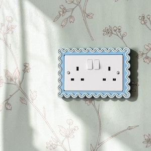 Retro Wavy UK Double Socket Frame | Decorative Plug Socket Surround | Scalloped Wall Plate Cover | Cute Modern Home Decor