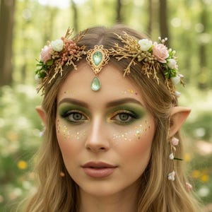 Corona de flores élficas, tiara de hadas dorada con rosas, corona de bosque élfica, tocado de flores élficas, corona de estilo cottagecore con ramitas y flores doradas