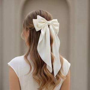 Cream Satin Hair Bow, Oversized Tail Hair Bow, Big Satin Cream Bow, Hair Bow Barrette Clip, Large Satin Bow Clip, Classic Bow Clip