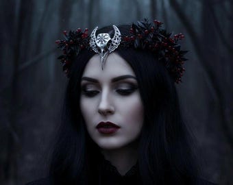 Black Elven Crown, Black Gothic Tiara, Raven Skull Crown, Witch Headpiece, Dark Elven Moon Crown, Black Elf Headpiece, Dark Witchy Crown