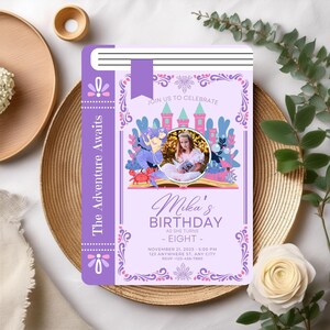Puede incluir: Invitación de cumpleaños morada y rosa con una ilustración de libro. El libro presenta una princesa y un castillo. El texto dice "The Adventure Awaits" y "Mika's Birthday as she turns Eight".