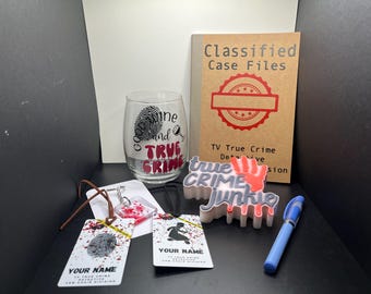 Crímenes y pistas acogedores: Caja de detectives de sillón, set de regalo, regalo para amantes de los crímenes reales