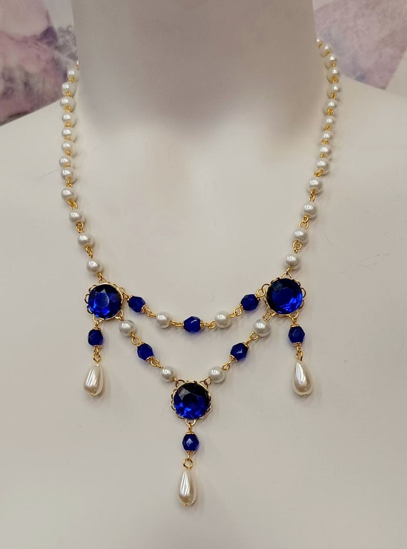 Necklace for gown online discount