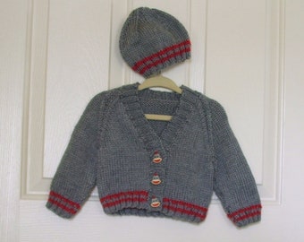 Suéter gris y burdeos tejido a mano con botones de mono calcetín y conjunto de gorro a juego
