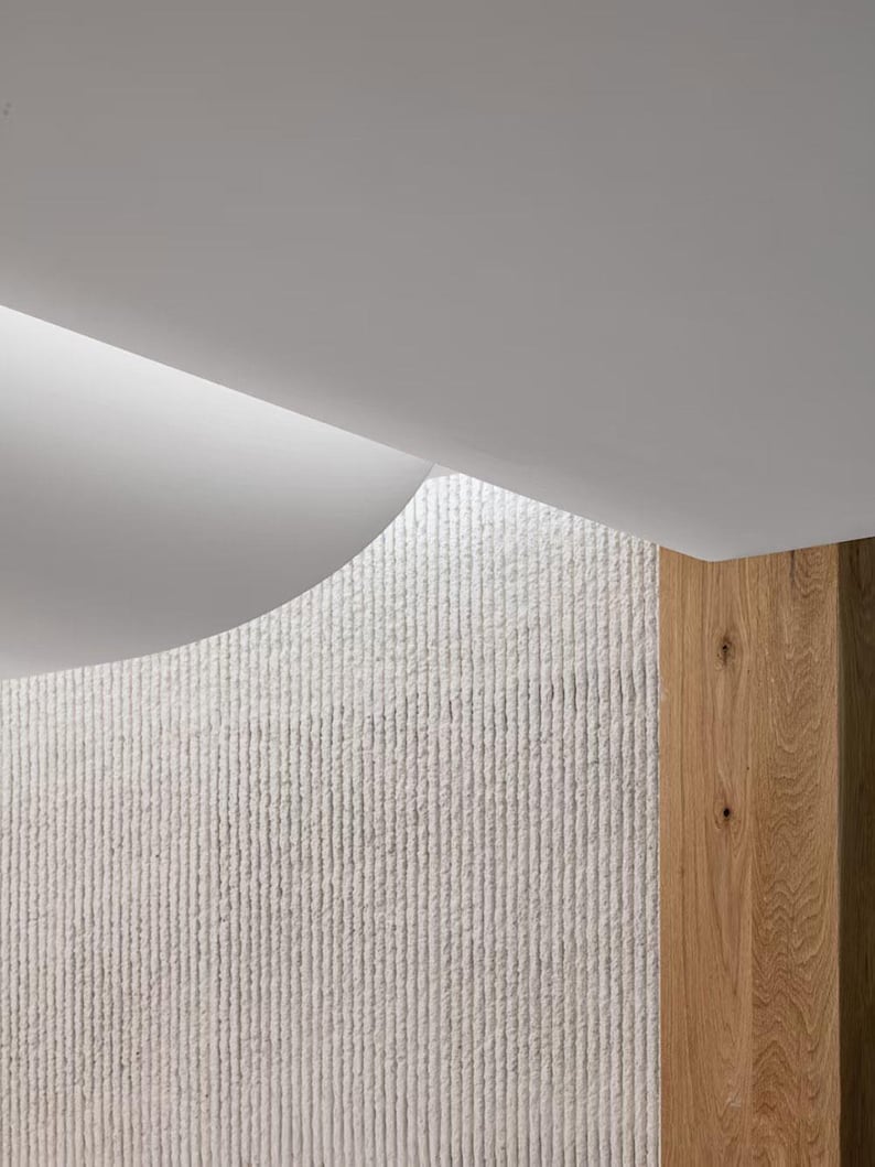 DUNES Stone Touch Flex FLR 02 | Flexibel väggpanel i mineralsten | 120x60cm | 5 mm djup textur | Lätt och vattentät | Övermålningsbar vit bild 10