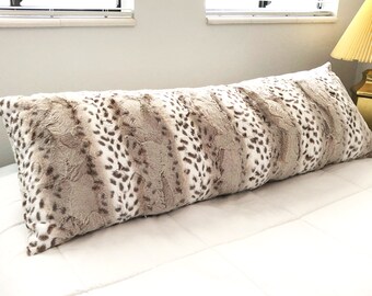 how to clean throw pillows