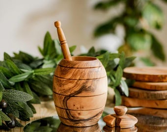 Premium Olive Wood Honey Jar with Dipper, Natural Honey Keeper & Syrup Storage, Rustic Kitchen Gift for Food Lovers