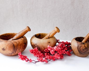 Olive Wood Mortar and Pestle Set Rustic Herb Grinder Handmade Kitchen Tool Natural Wood Design Personalized Gift for Cooks and Food Lovers