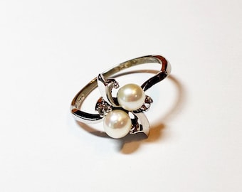Solid 10K W Gold Double Pearl Ring, size 7, free US basic shipping
