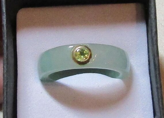 Solid Jade Ring, size 8, peridot gemstone insert … - image 7