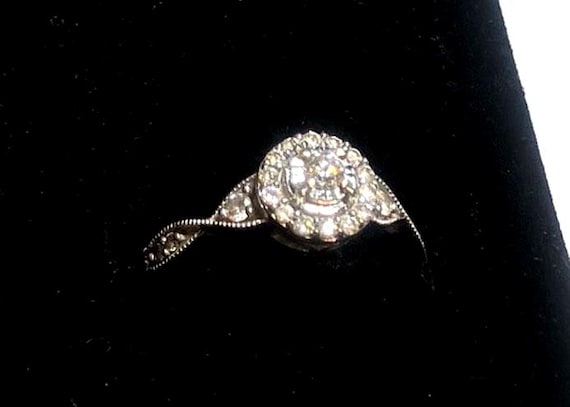 Impressive Diamond Halo Ring, solid 10K W Gold si… - image 4