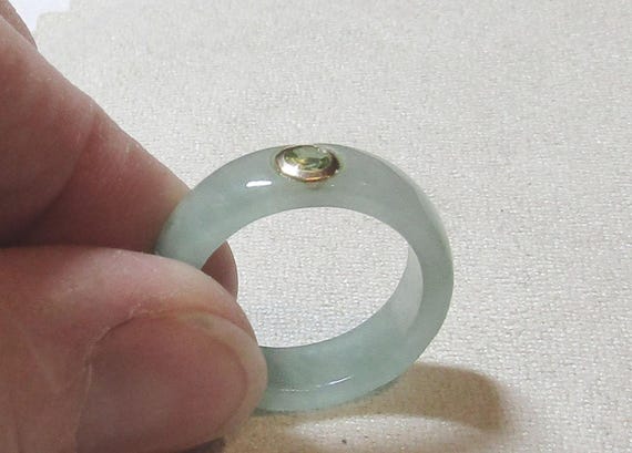 Solid Jade Ring, size 8, peridot gemstone insert … - image 6