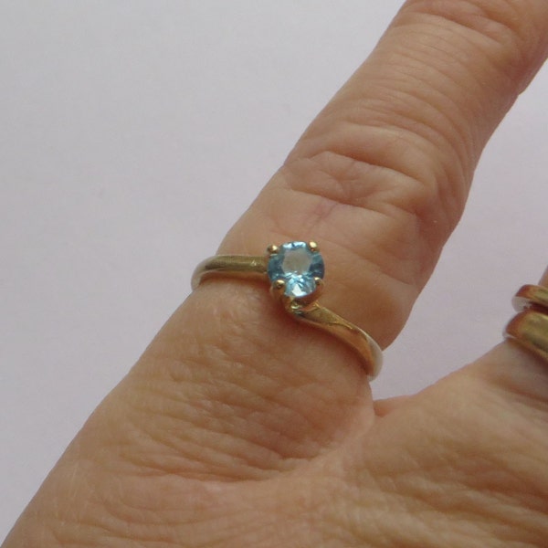 Pretty Blue Topaz Solitaire Ring in 10K Gold for small fingers, size 4, free US shipping on vintage