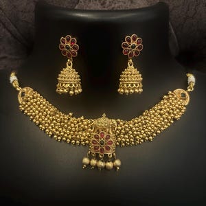 アンティークゴールドメッキのインドジュエリーセット、インドのチョーカー、CZネックレス、ルビーネックレス、イヤリング、寺院のジュエリー、南インドのジュエリー