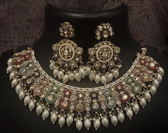 Conjunto de joias indianas banhadas a ouro antigo, gargantilha indiana, colar de zircônia cúbica, colar de noiva, brincos, joias de templo, joias do sul da Índia