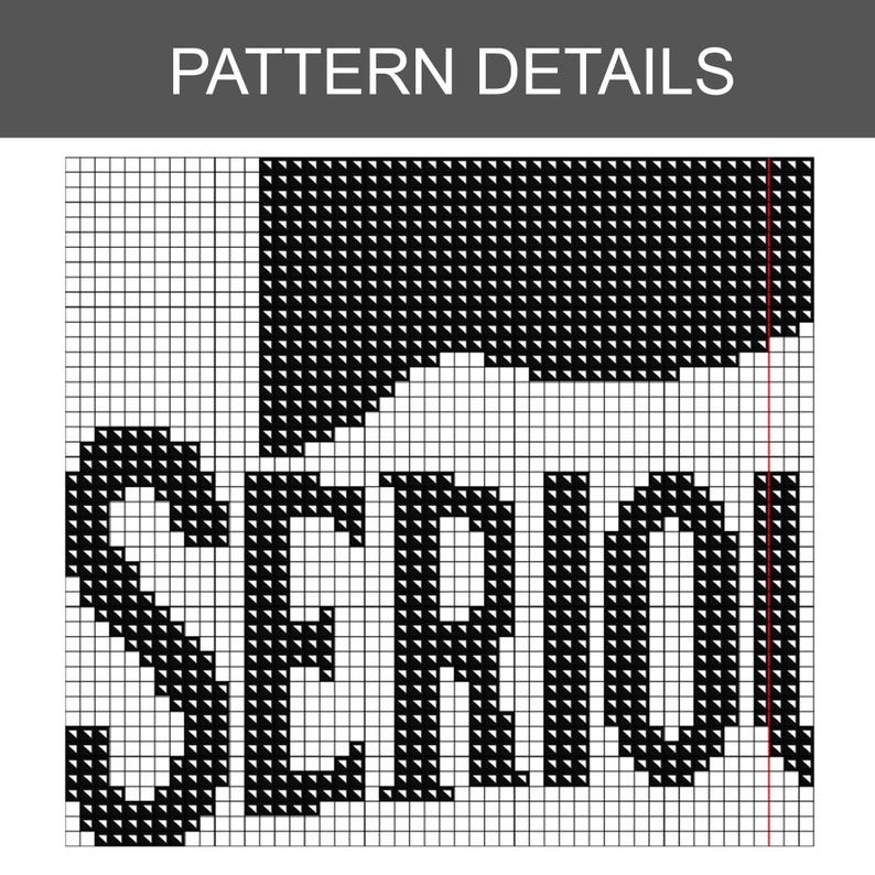 K&ouml;nnte beinhalten: Schwarz-wei&szlig;es Kreuzstichmuster mit dem Wort "SERIO!" in fetten Buchstaben. &Uuml;ber dem Wort befindet sich ein Flaggen-Design. Der Text "PATTERN DETAILS" wird oben im Bild angezeigt.