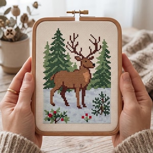 Korsstygnsmönster för hjort i PDF-format, vinterskogsstygn, hjorttallar, skogsstygn, järnekjulsstygn bild 1