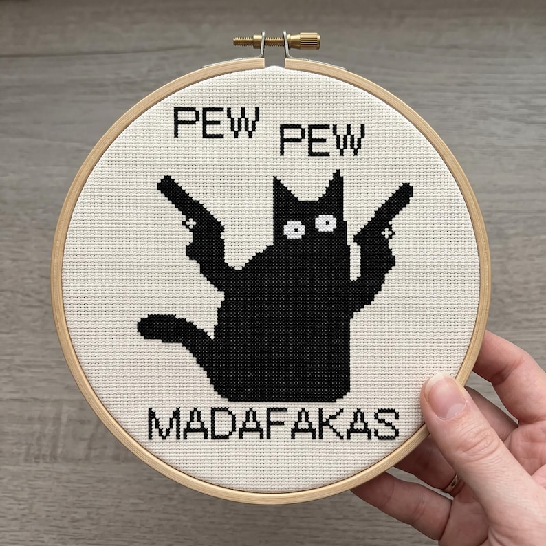 Pew Pew Madafakas svart katt korsstygnsmönster – direkt digital nedladdning bild 1
