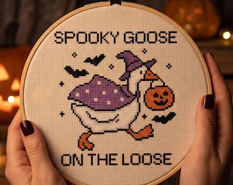 Modèle de point de croix PDF « Oie effrayante en liberté », diagramme de broderie au point de croix « Oie sorcière d'Halloween avec seau de citrouille », téléchargement instantané PDF