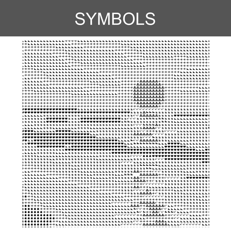 Pu&ograve; includere: Un motivo a griglia in bianco e nero con la parola SYMBOLS nella parte superiore. La griglia &egrave; composta da forme geometriche ripetitive, tra cui piccoli triangoli, segni pi&ugrave;, cuori e lettere, disposti in una matrice densa e uniforme.