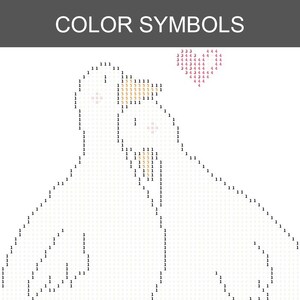 Puede incluir: Imagen con el texto "COLOR SYMBOLS" en la parte superior. Debajo, una imagen pixelada de dos palomas y un coraz&oacute;n, creada con n&uacute;meros y varios colores. Las palomas son principalmente blancas, con algunos detalles en beige y negro. El coraz&oacute;n es rosa.