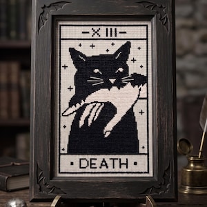 Korsstygnsmönster för svart katt från Death Tarot | Gotisk nålsöm | Direkt nedladdning bild 1
