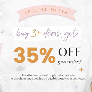 Puede incluir: Imagen promocional con fondo de m&aacute;rmol. El texto dice "OFERTA ESPECIAL" encima de "&iexcl;compra 3+ art&iacute;culos, obt&eacute;n un 35% de DESCUENTO en tu pedido!" El descuento se aplica autom&aacute;ticamente con 3 patrones elegibles.