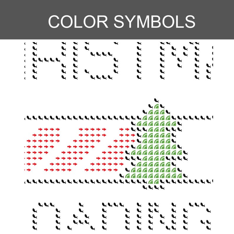Pu&ograve; includere: Uno schema per punto croce intitolato COLOR SYMBOLS che presenta una griglia di icone di pesci neri, frecce rosse rivolte a destra e una forma di albero di pino verde composta da piccole icone a semicerchio su sfondo bianco.