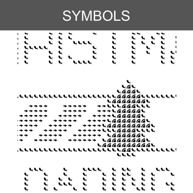 Pu&ograve; includere: Un design grafico in bianco e nero intitolato SYMBOLS con file di piccole icone di pesci che formano lettere e forme. La composizione include una forma centrale ad albero costruita con motivi di pesci e cerchi, affiancata da icone a freccia.